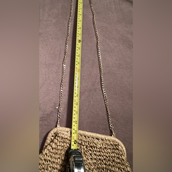 Steve Madden Woven Tan Bag with Gold Chain
NWOT - Picture 16 of 16